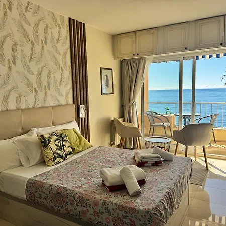 Neptuno Beachfront * Marbella