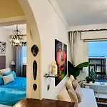 Neptuno Beachfront * マルベーリャ