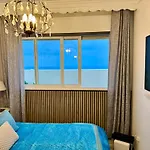 Neptuno Beachfront * マルベーリャ