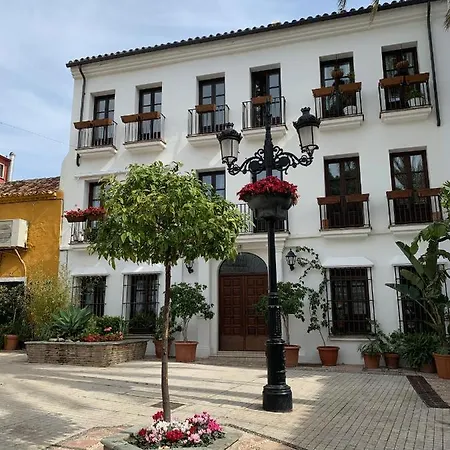 Neptuno Beachfront Apartment Marbella
