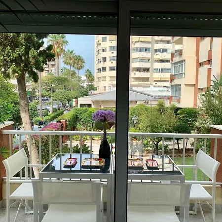 Neptuno Beachfront Apartment Marbella