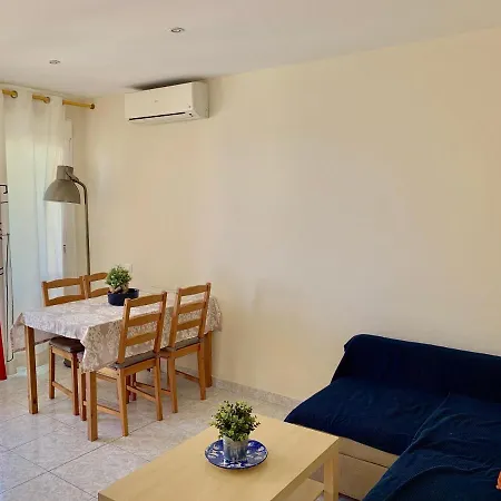Neptuno & Diana Beachfront Central Suites *