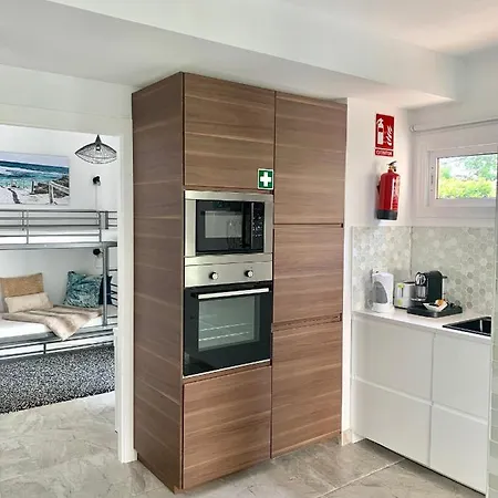 Neptuno & Diana Beachfront Central Suites *
