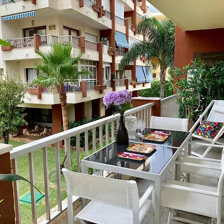 Neptuno Beachfront Apartment Marbella