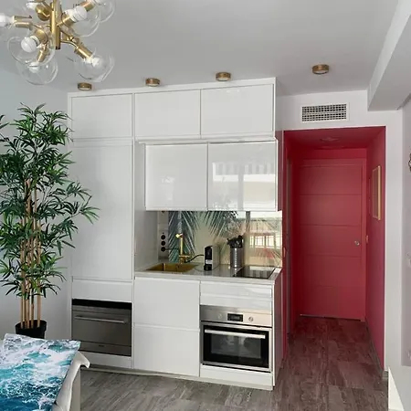 Neptuno & Diana Beachfront Central Suites * Marbella