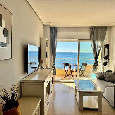 Neptuno Beachfront Apartamento Marbella