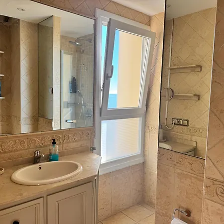 Neptuno & Diana Beachfront Central Suites * Marbella