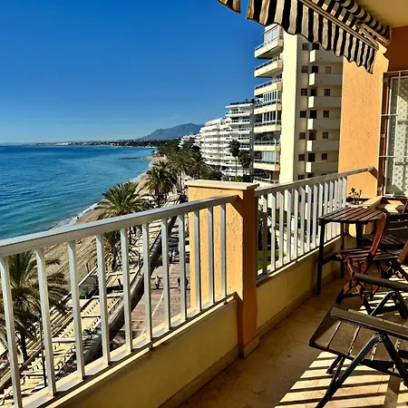 Neptuno & Diana Beachfront Central Suites *