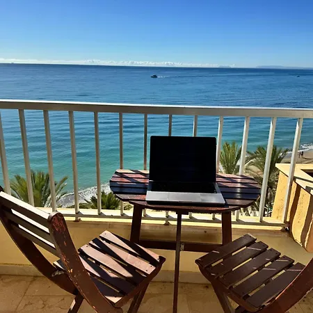 Neptuno & Diana Beachfront Central Suites