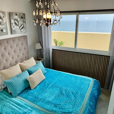 Neptuno Beachfront Apartamento *