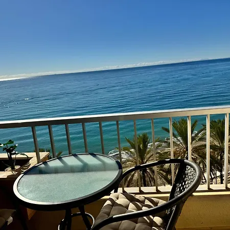 Neptuno & Diana Beachfront Central Suites Marbella
