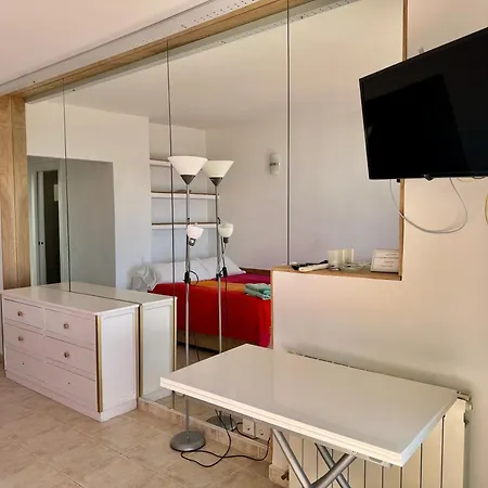 Neptuno Beachfront Apartmán *