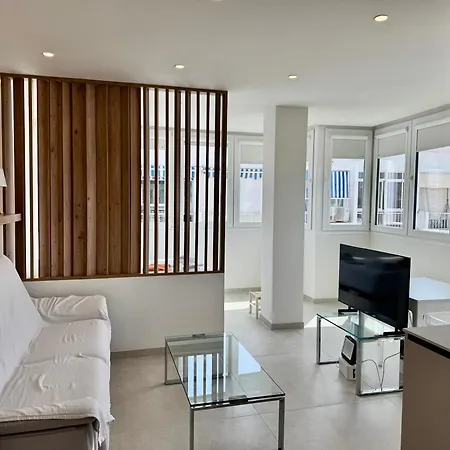 Neptuno & Diana Beachfront Central Suites *