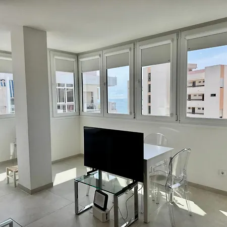 Neptuno & Diana Beachfront Central Suites *