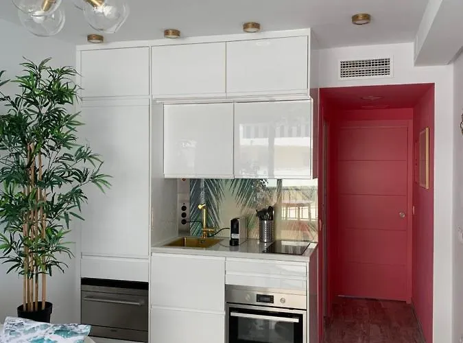 Neptuno Beachfront * מארבלה