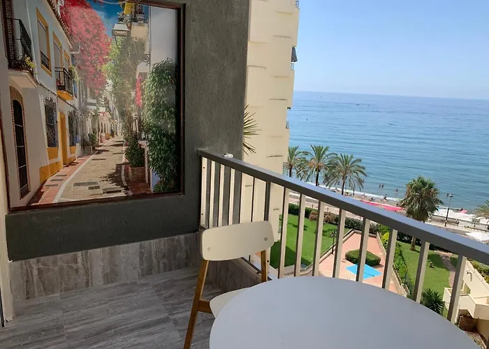 Neptuno Beachfront * מארבלה