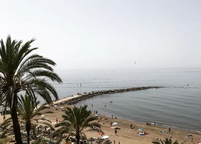 Апартаменты Neptuno Beachfront *
