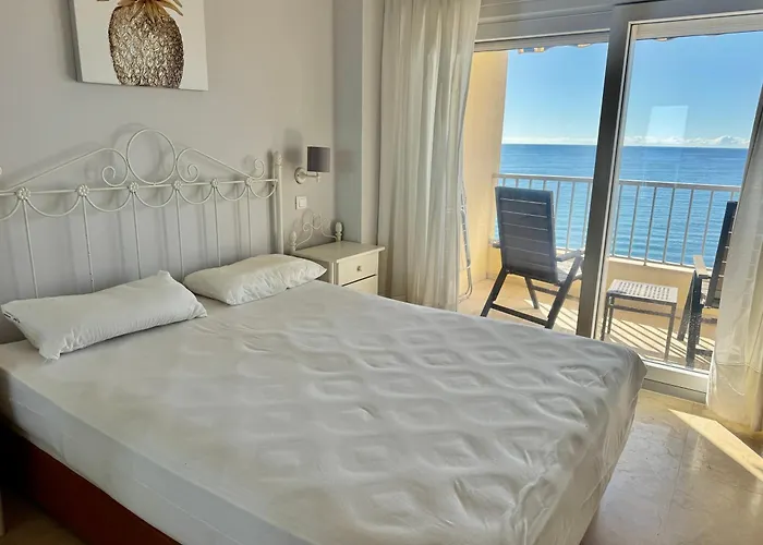 Апартаменты Neptuno Beachfront *