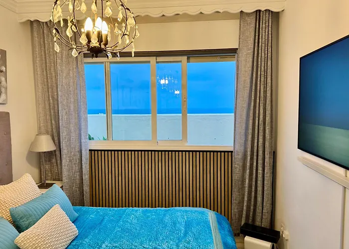 Neptuno Beachfront * Марбелья